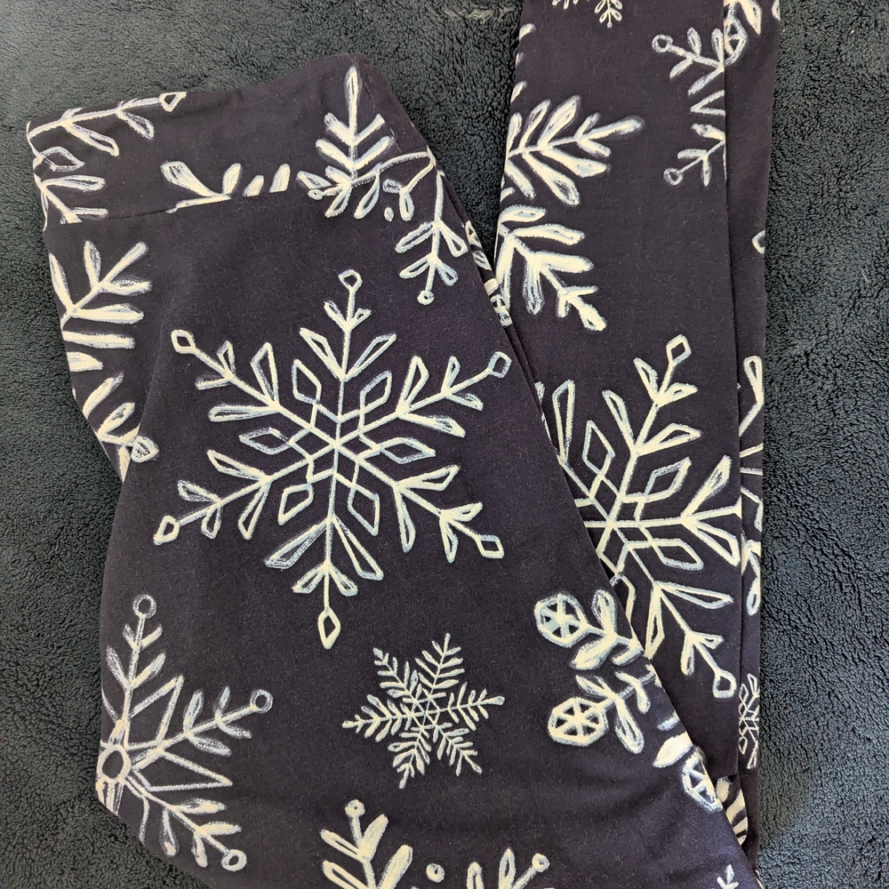 LuLaRoe Navy Blue Leggings with White Snowflake Print